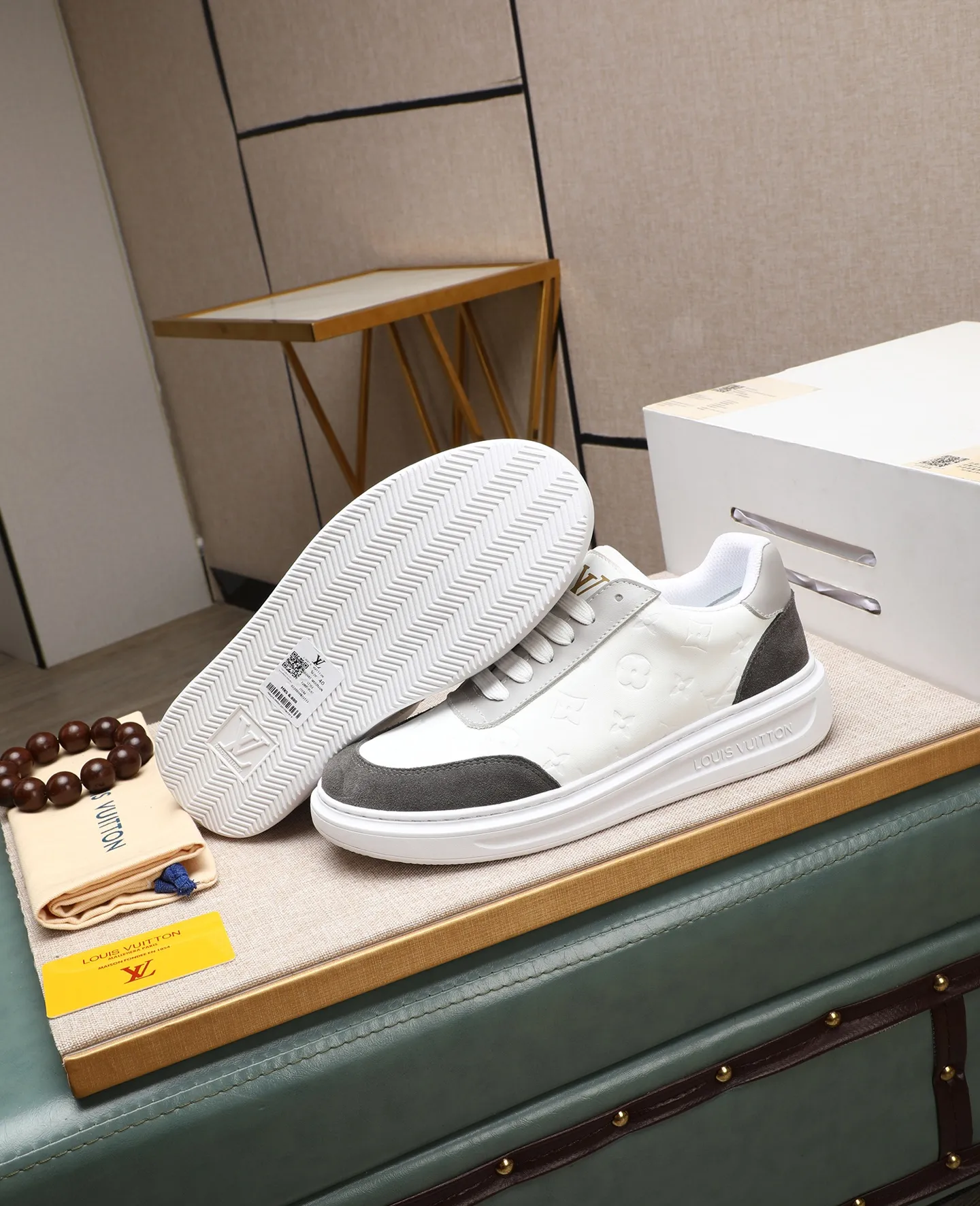 Men's shoes 💰540 📛📛【LOUIS VUITTON】Louis Vuitton new product👟Milan fashion catwalk style🇰🇾🇰🇾LV family logo, celebrity style, a must-have for fashionistas⚠️Classic presbyopia flower➕Water-dyed cow lining➕Special outsole👞Number 38-44 (45 46 custom-made)